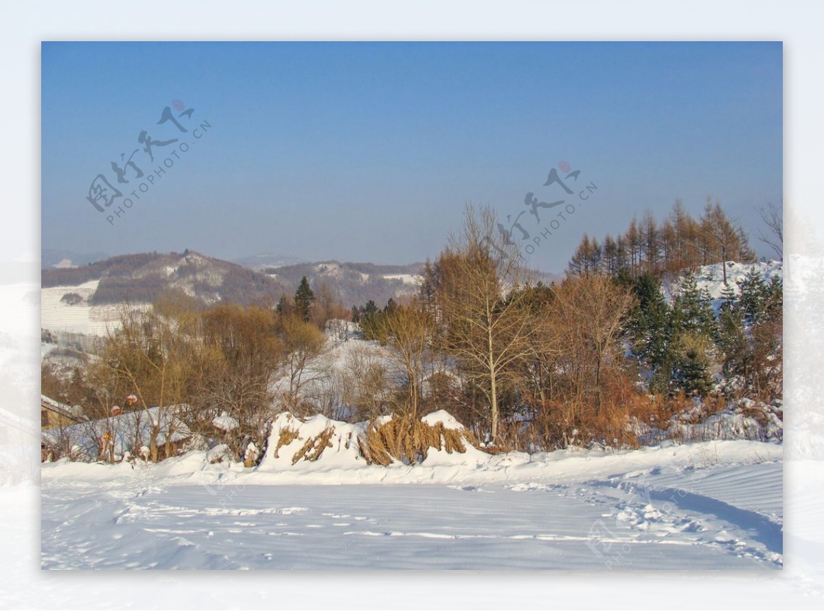 松岭雪村