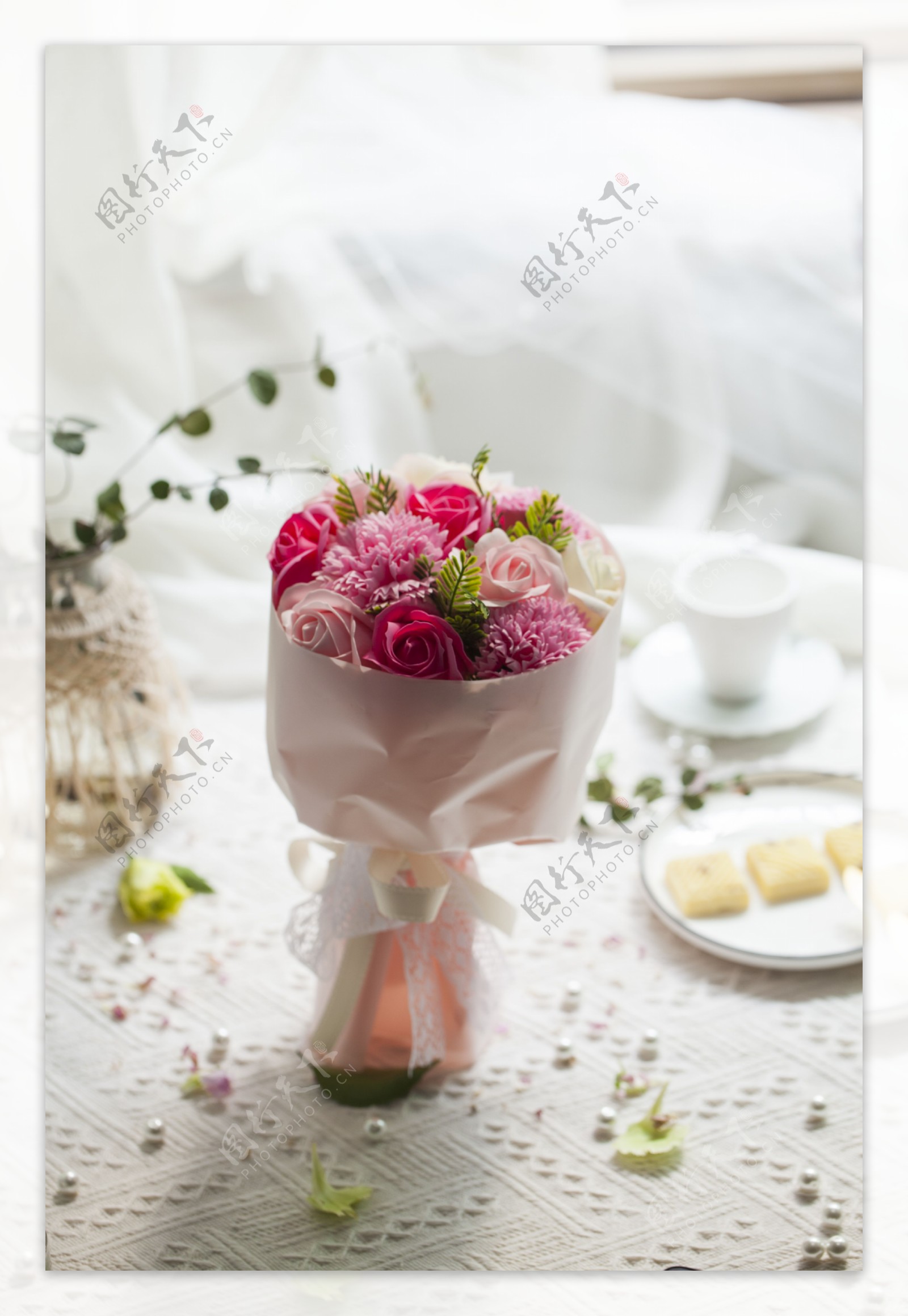 粉色玫瑰永生花实物图摄影图8
