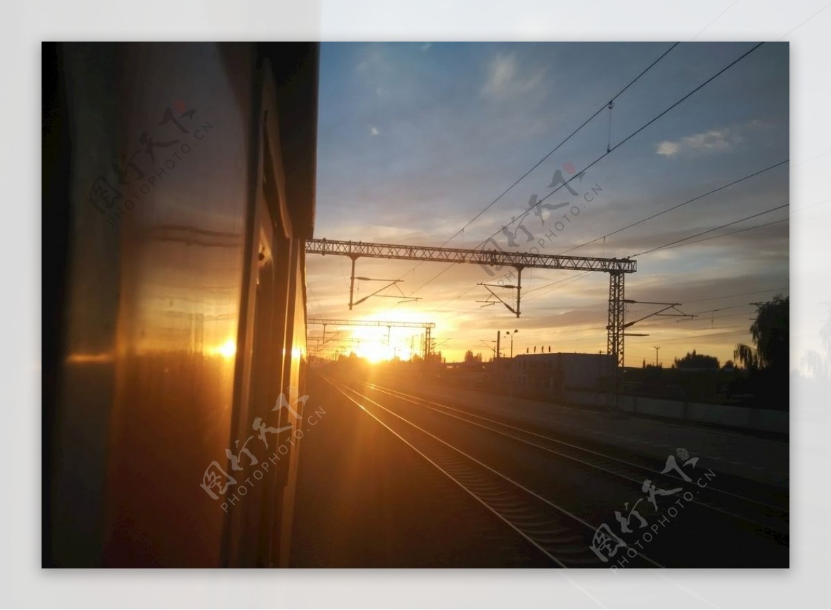 火车上的日落