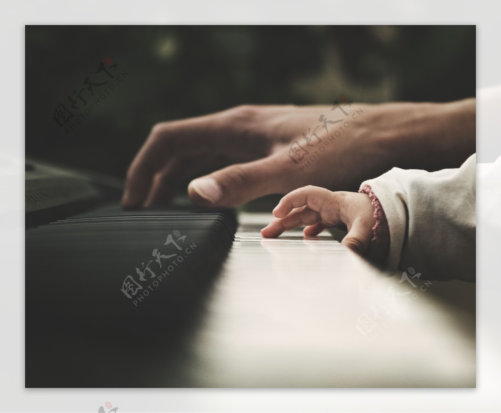 父亲节弹钢琴