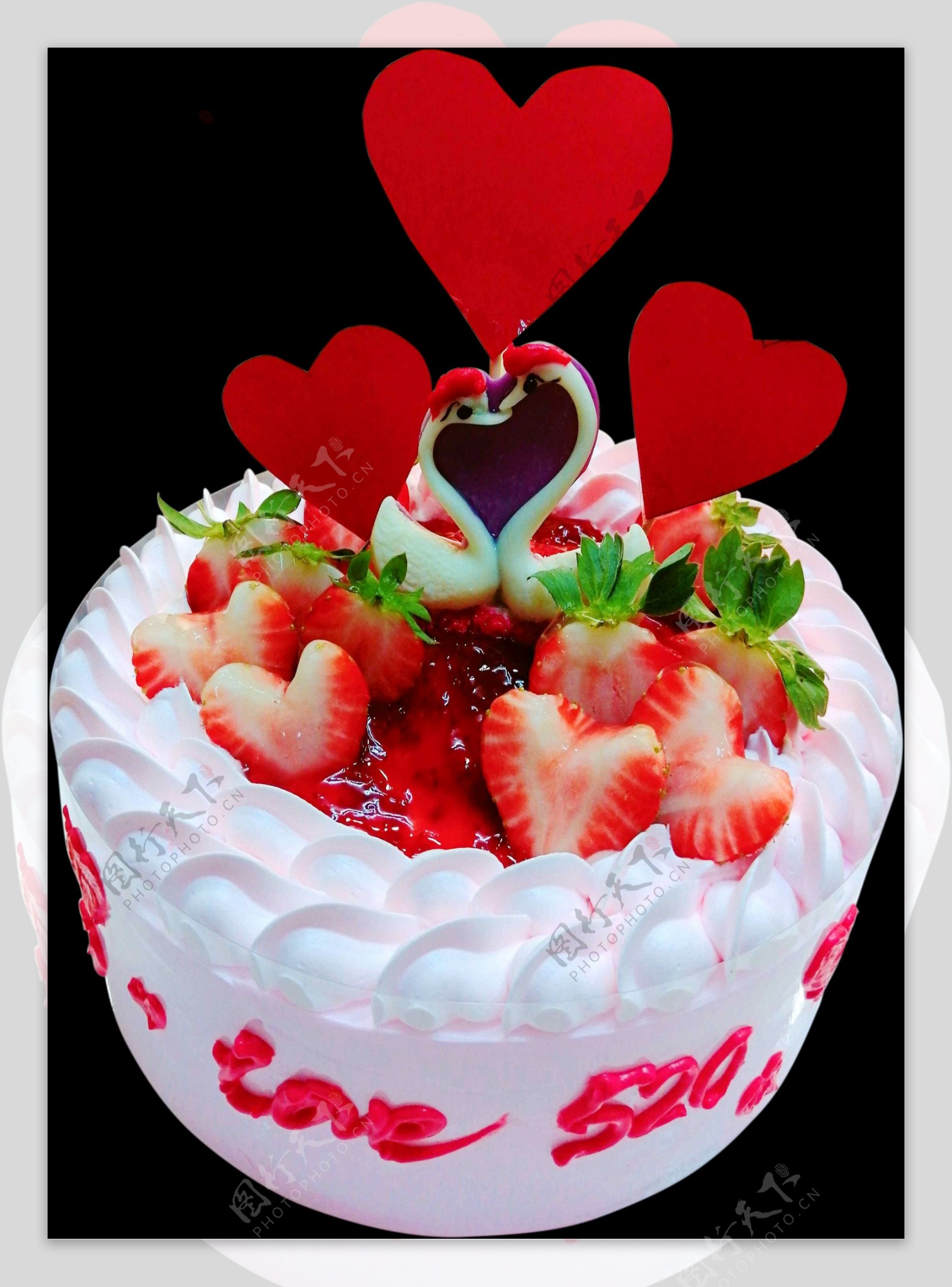 红心草莓奶油蛋糕