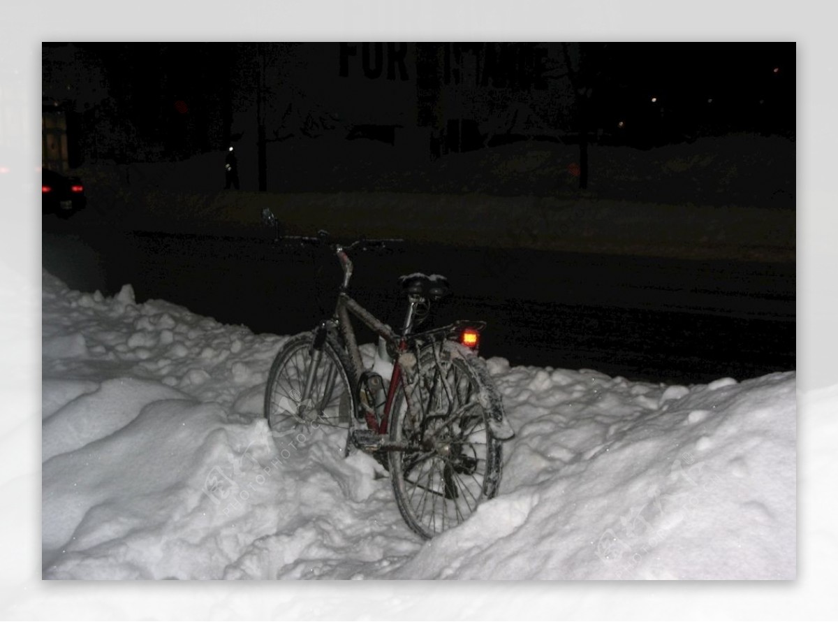 多伦多雪冬天自行车