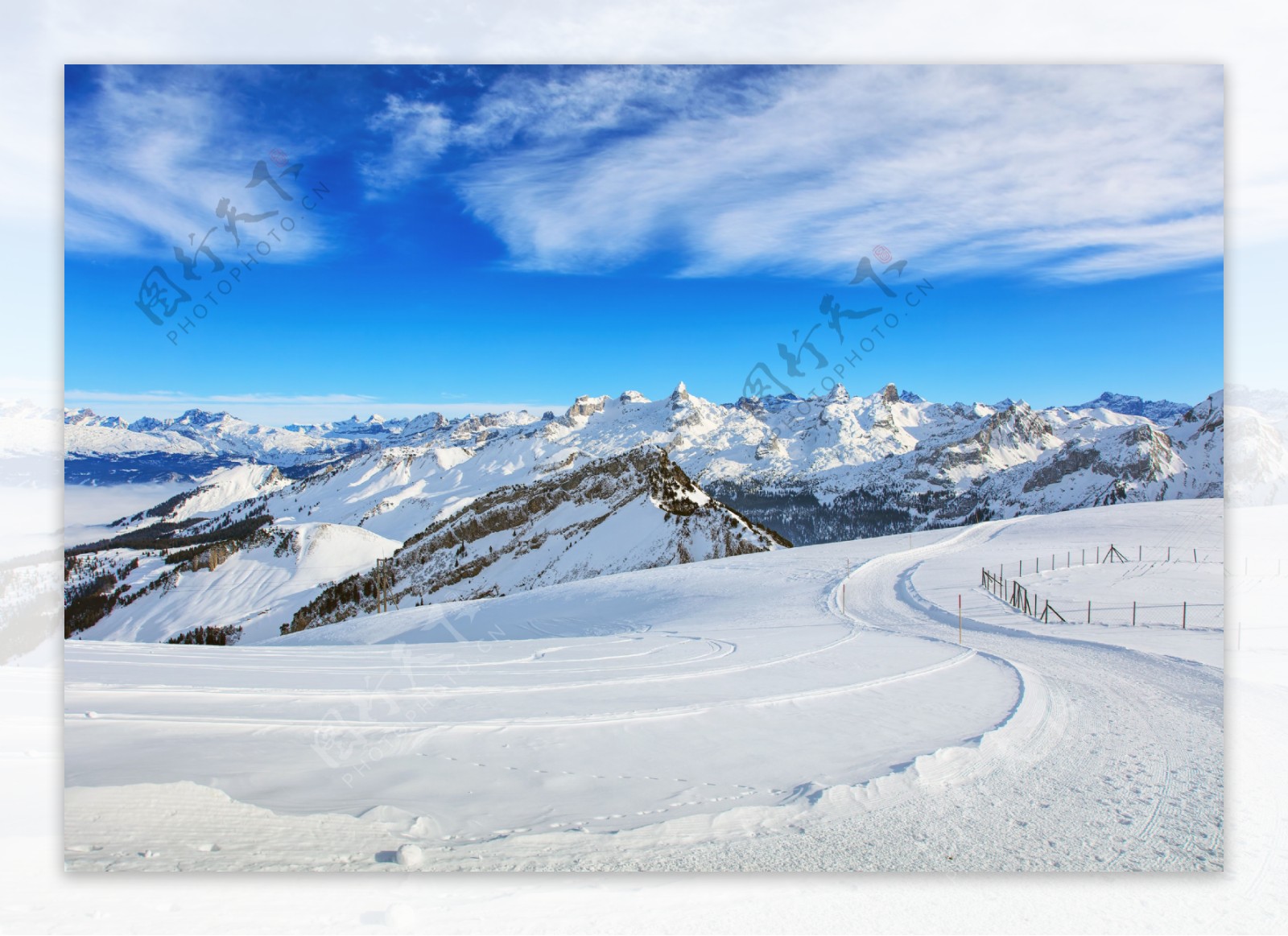 高原雪景