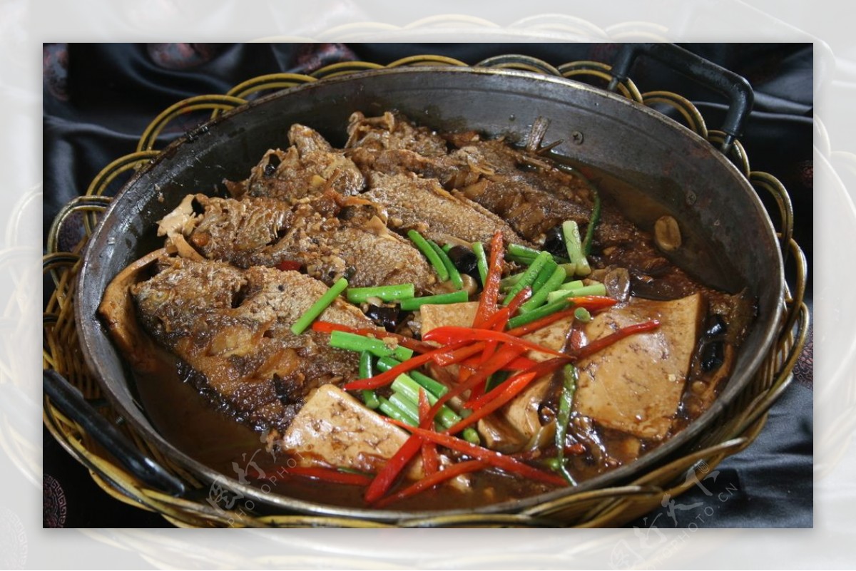 黄鱼炖豆腐怎么做_黄鱼炖豆腐的做法_豆果美食