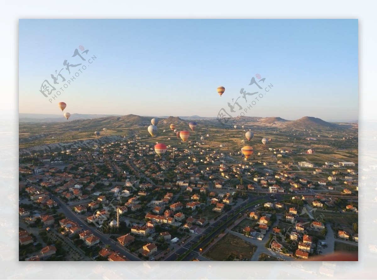 降落中的热气球土耳其