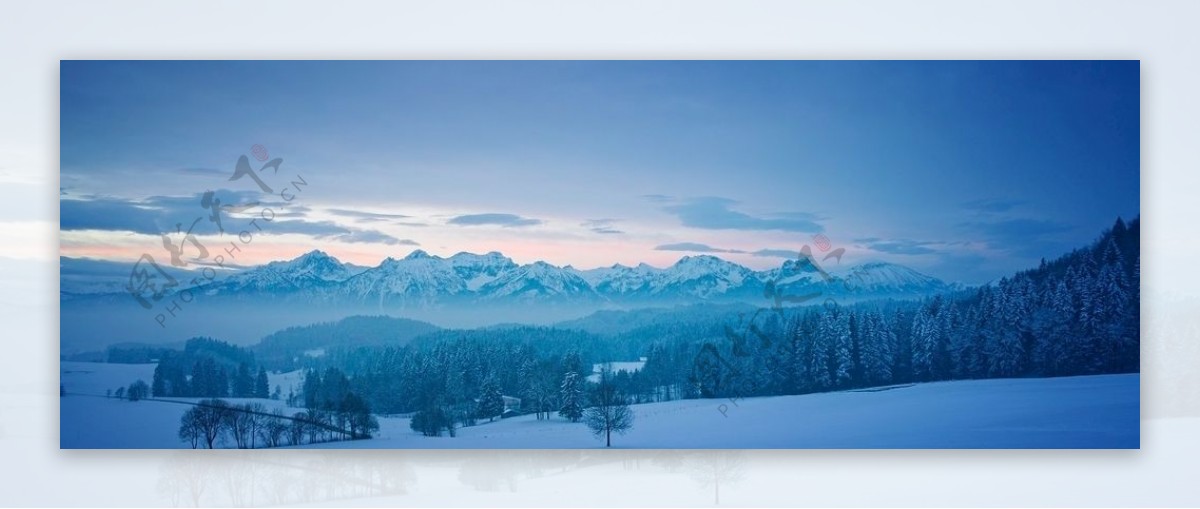 全景雪山