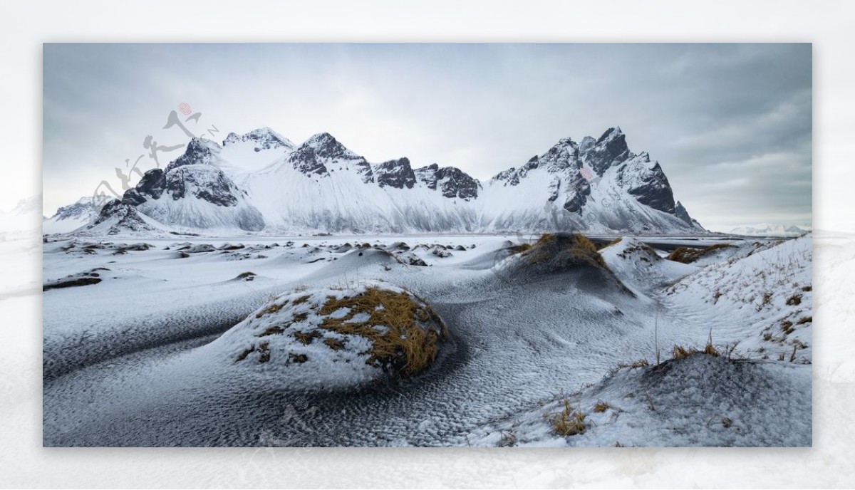 雪山天空云彩风景背景