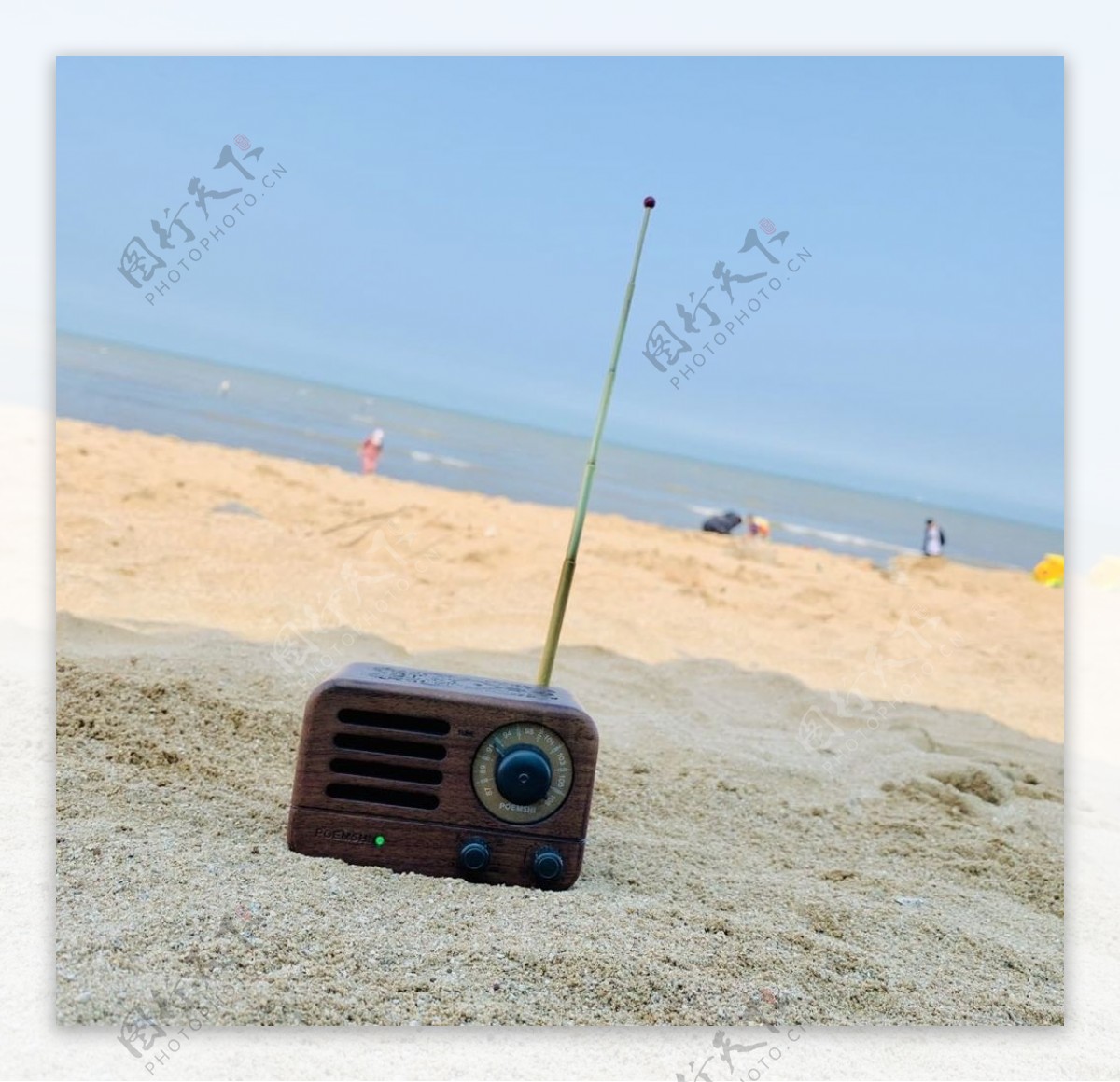 海滩上的收音机