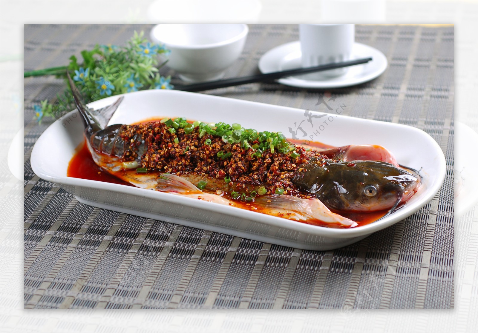红烧草鱼的家常做法，鱼肉滑嫩，鲜香入味，一上桌全家人都说好吃 - 哔哩哔哩