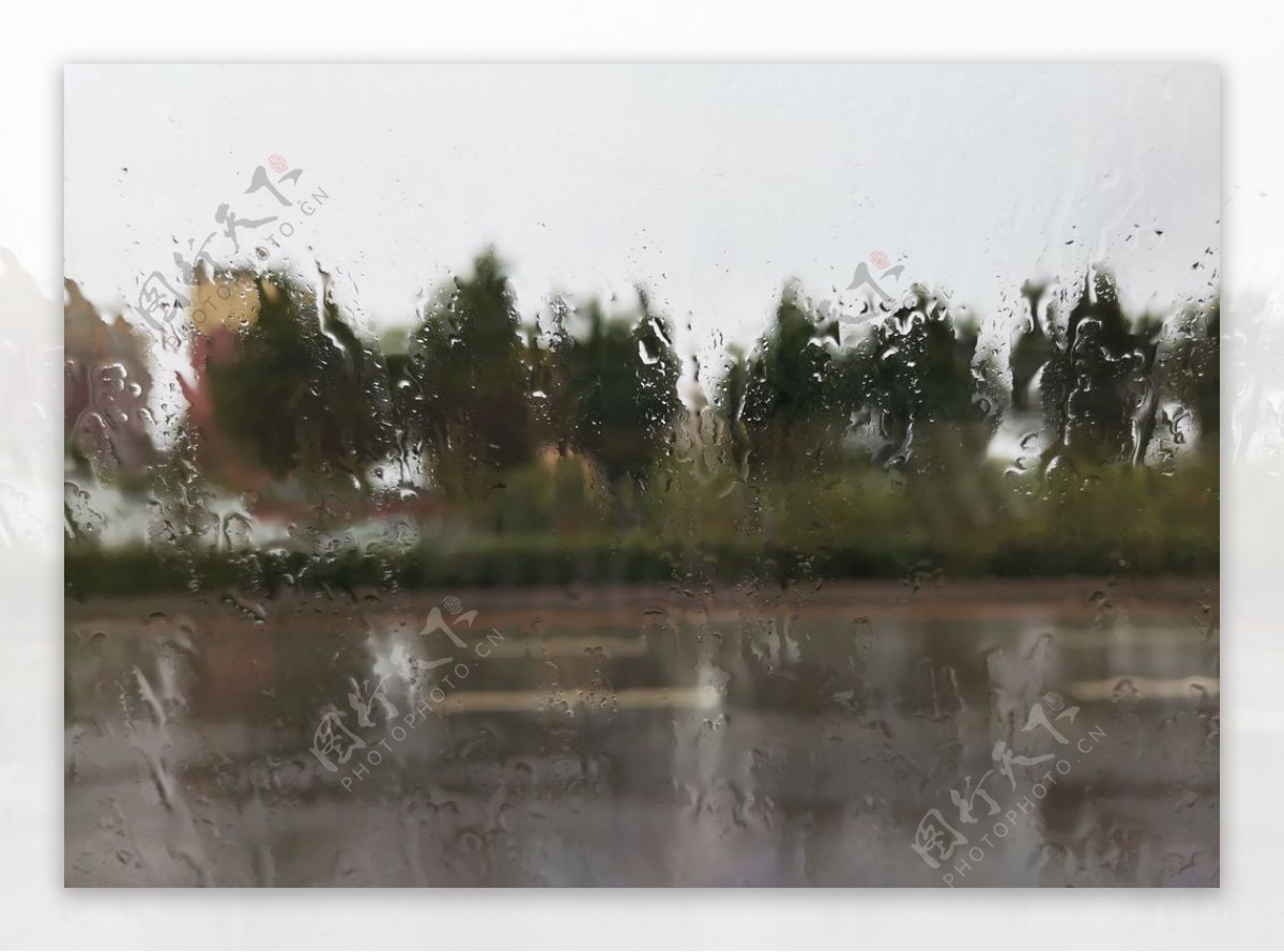 雨季窗外下雨夏季自然背景素材