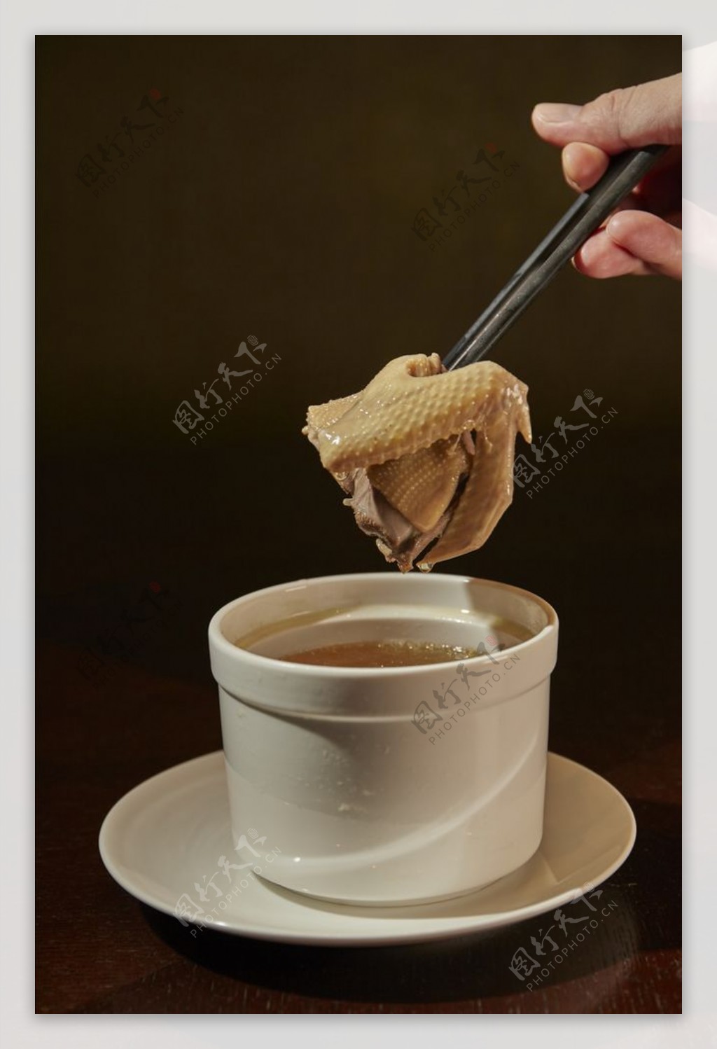 鸽子煲汤美食背景海报素材图片