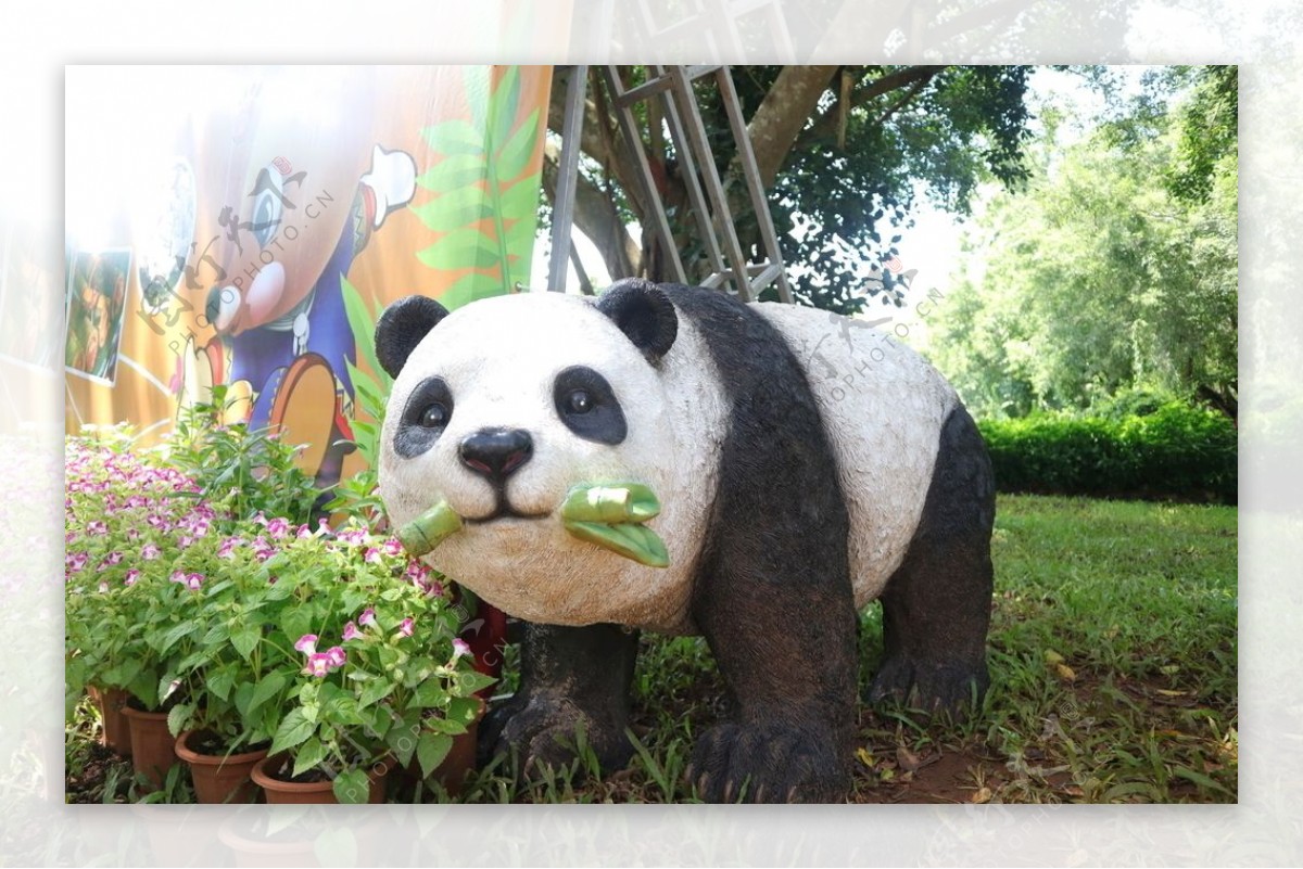 熊猫雕塑图片
