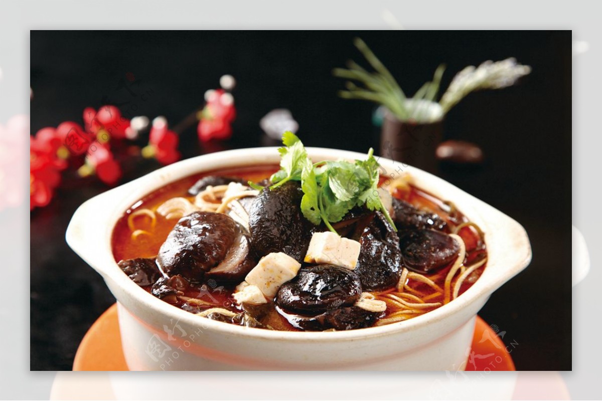 香菇豆腐砂锅图片