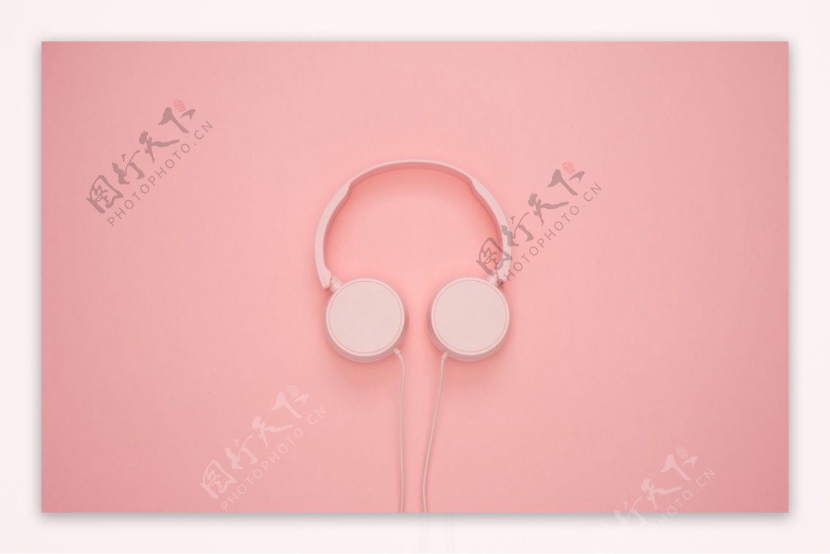 白色耳机艺术背景图片