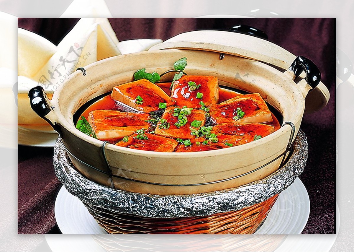 豫菜砂锅酿豆腐图片