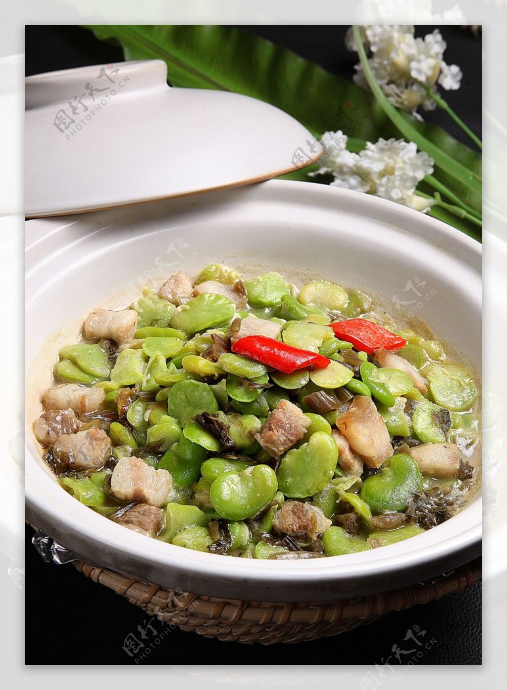 豫菜咸肉焖豆瓣图片