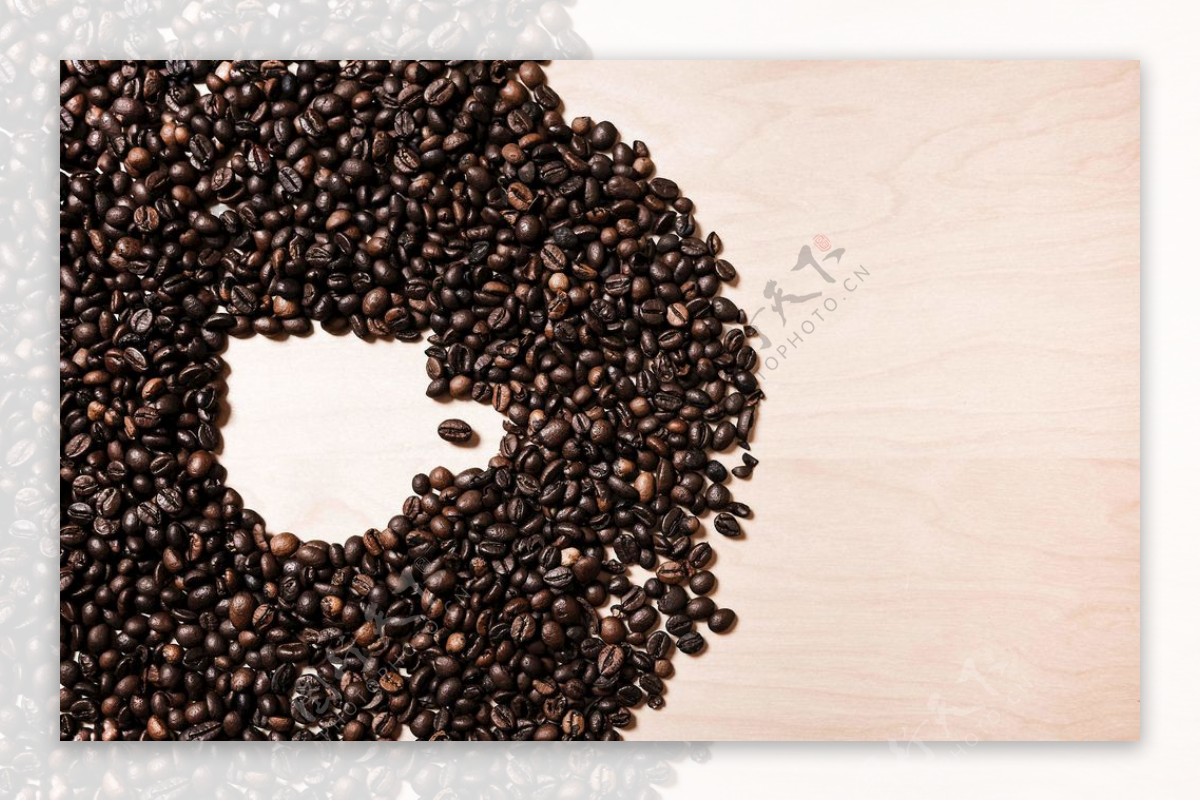 咖啡形状的咖啡豆图片