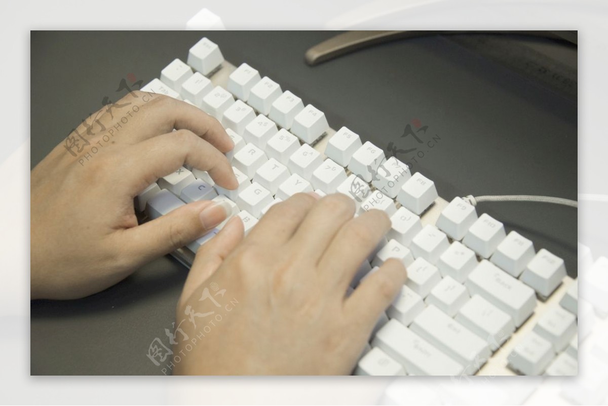 单手键盘七彩RGB宏录制游戏非机械键盘吃鸡王座手游电脑键盘跨境-阿里巴巴