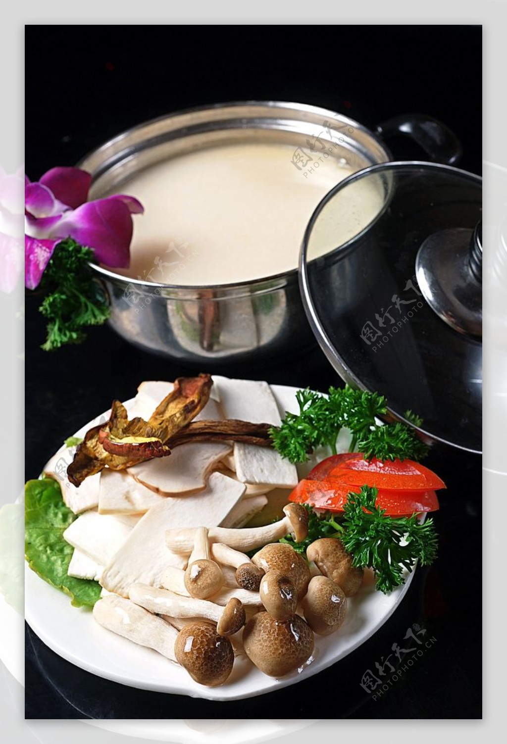 汤锅美味菌王锅图片