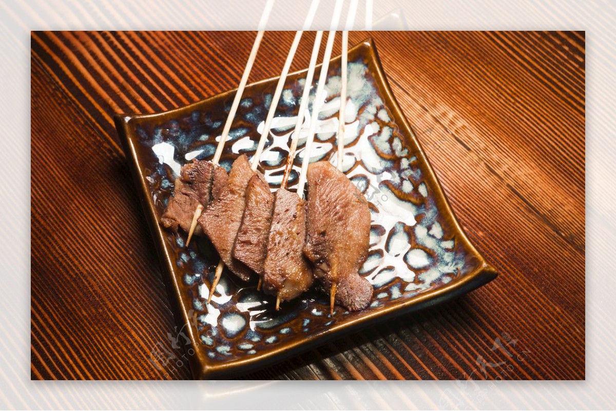 日本料理美食炭烤牛柳图片