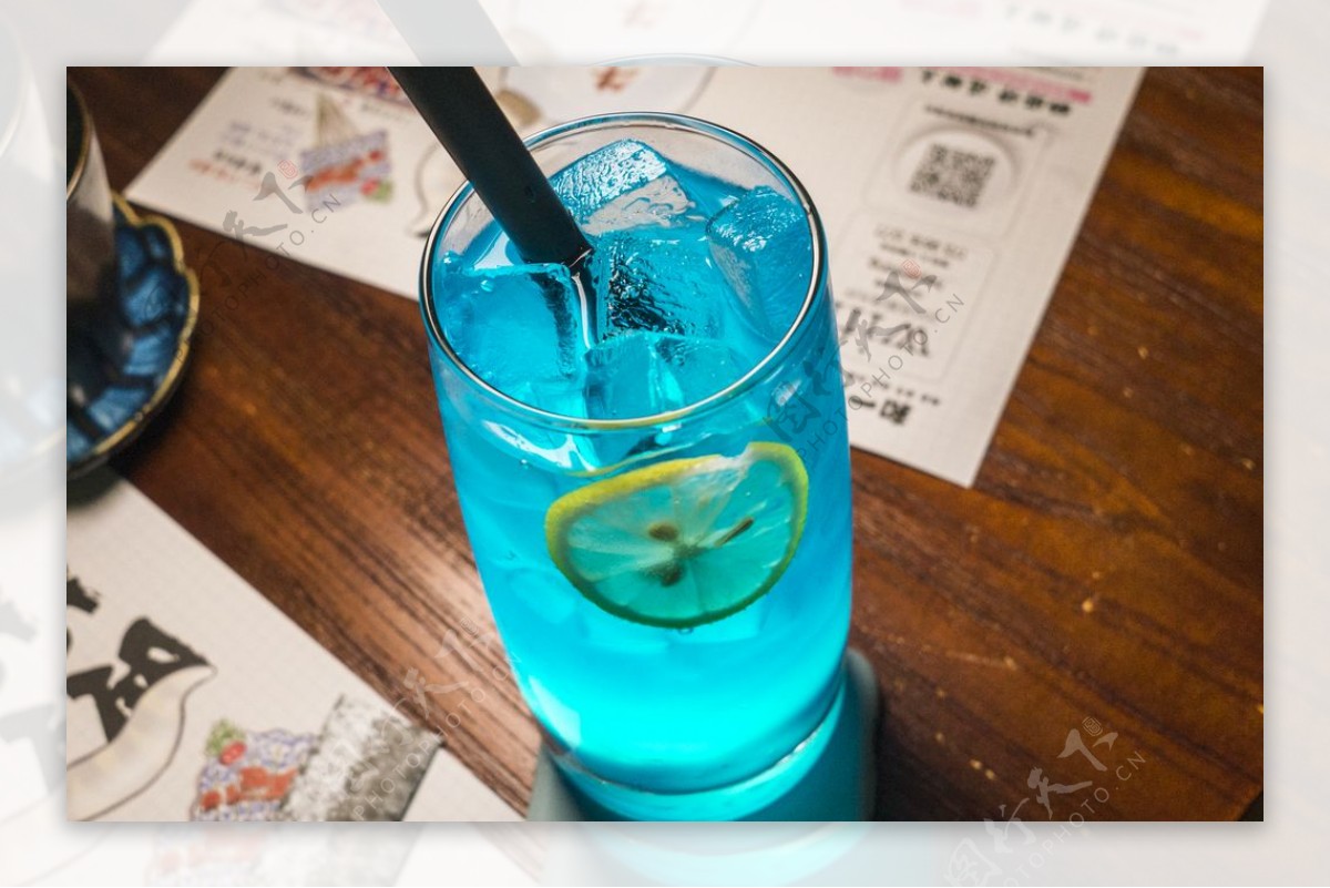 美食日本料理文化蓝柑气泡图片