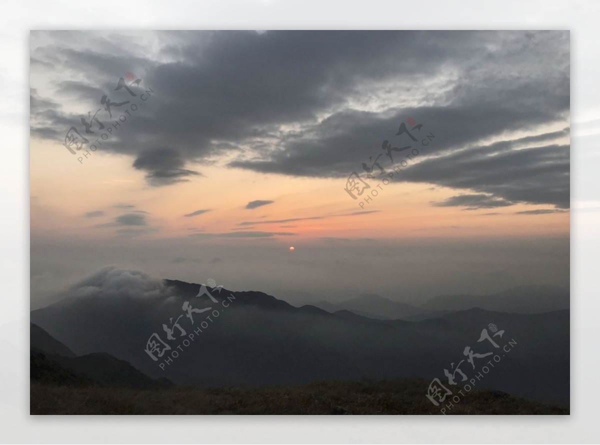 太阳下山的风景图片