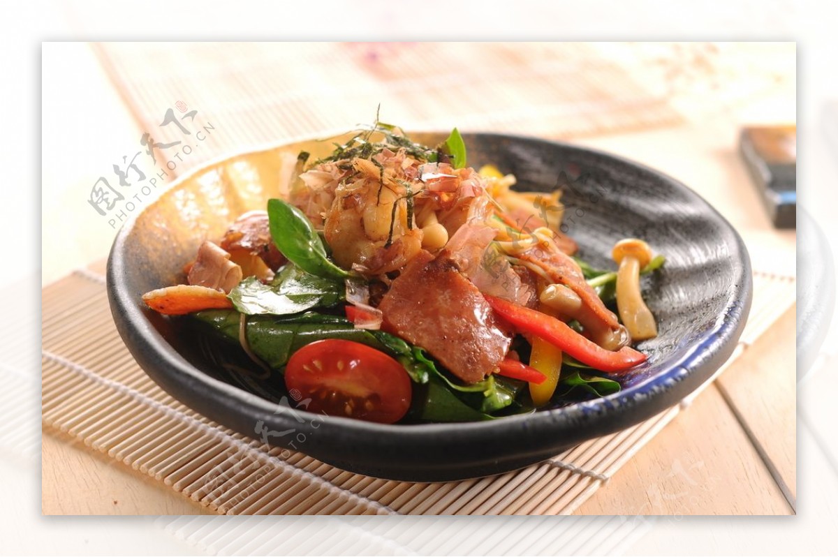 菠菜海鲜温沙拉图片
